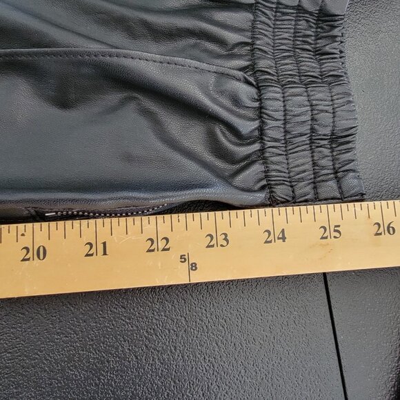 BlankNYC Joggers‎ Black Vegan Leather Jogger Pants Size 28 Fun Classic City - Picture 11 of 11